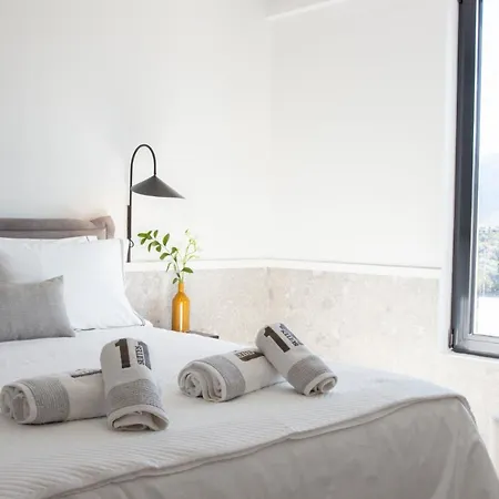 11Suites Aigio Extérieur photo