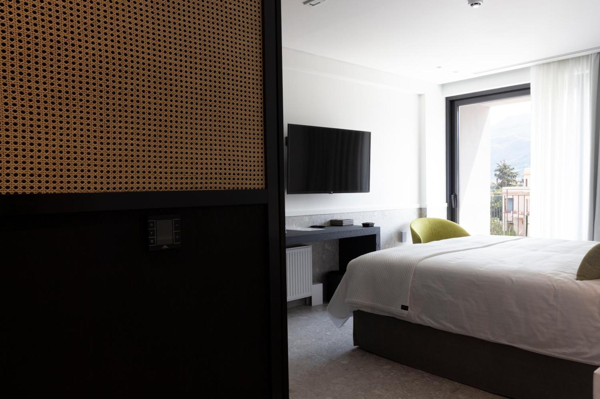11suites Aigio